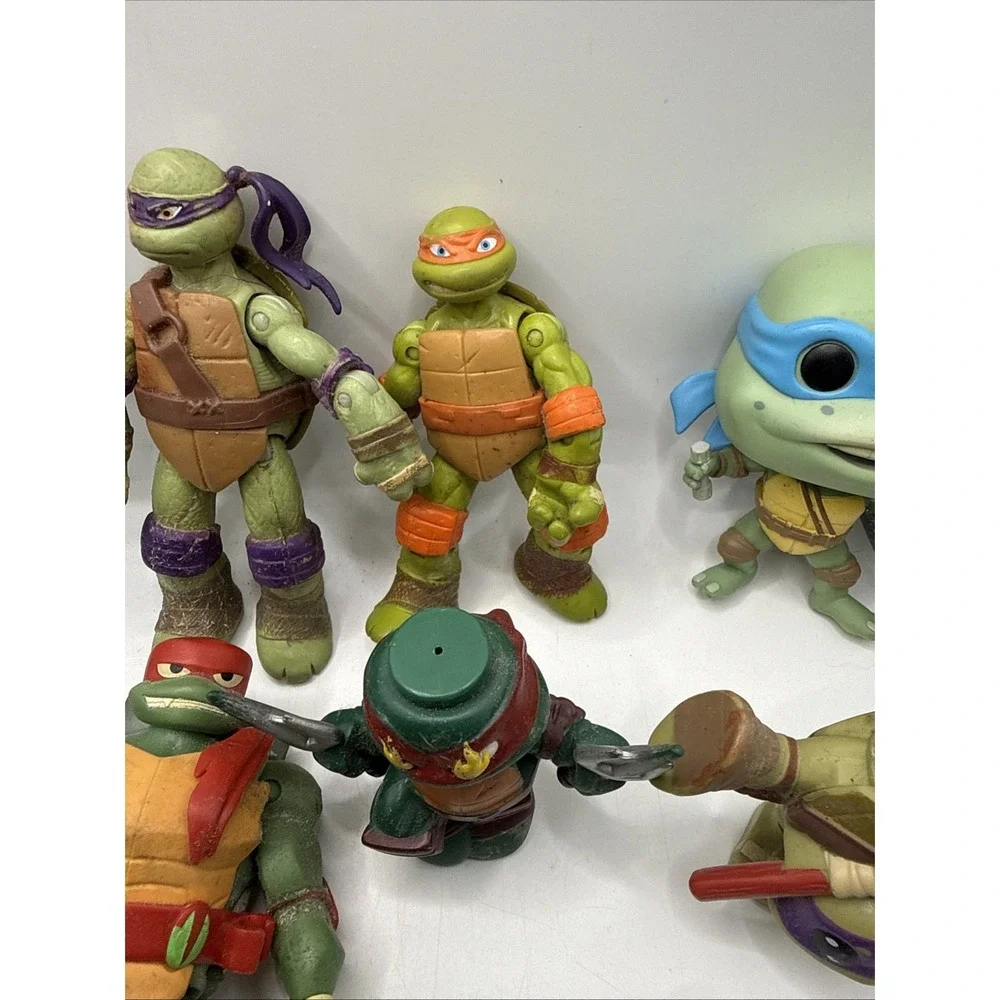 LOT‎ 19 TEENAGE MUTANT NINJA TURTLES ACTION FIGURES